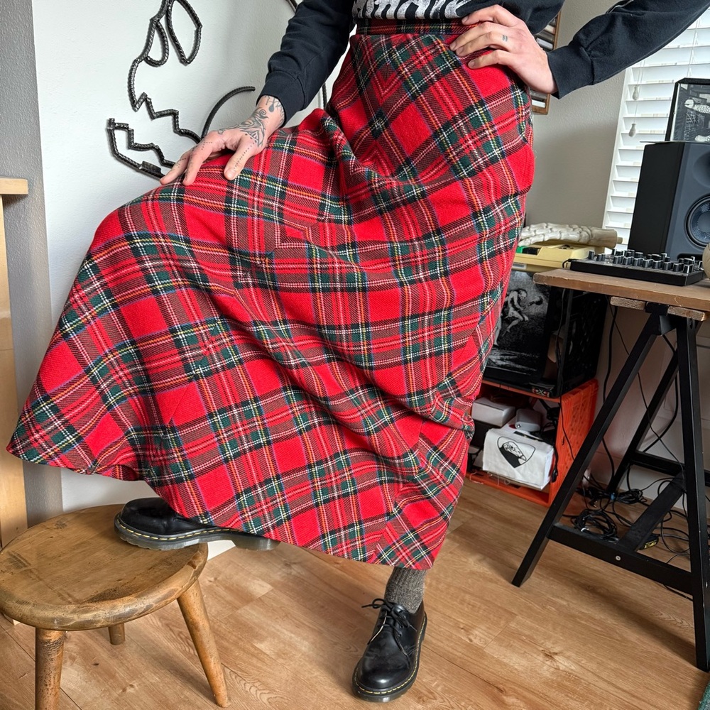 Vintage 70s Scottish Red Tartan Plaid High Waisted Wool Maxi Skirt ~ Size Small - Picture 3 of 7